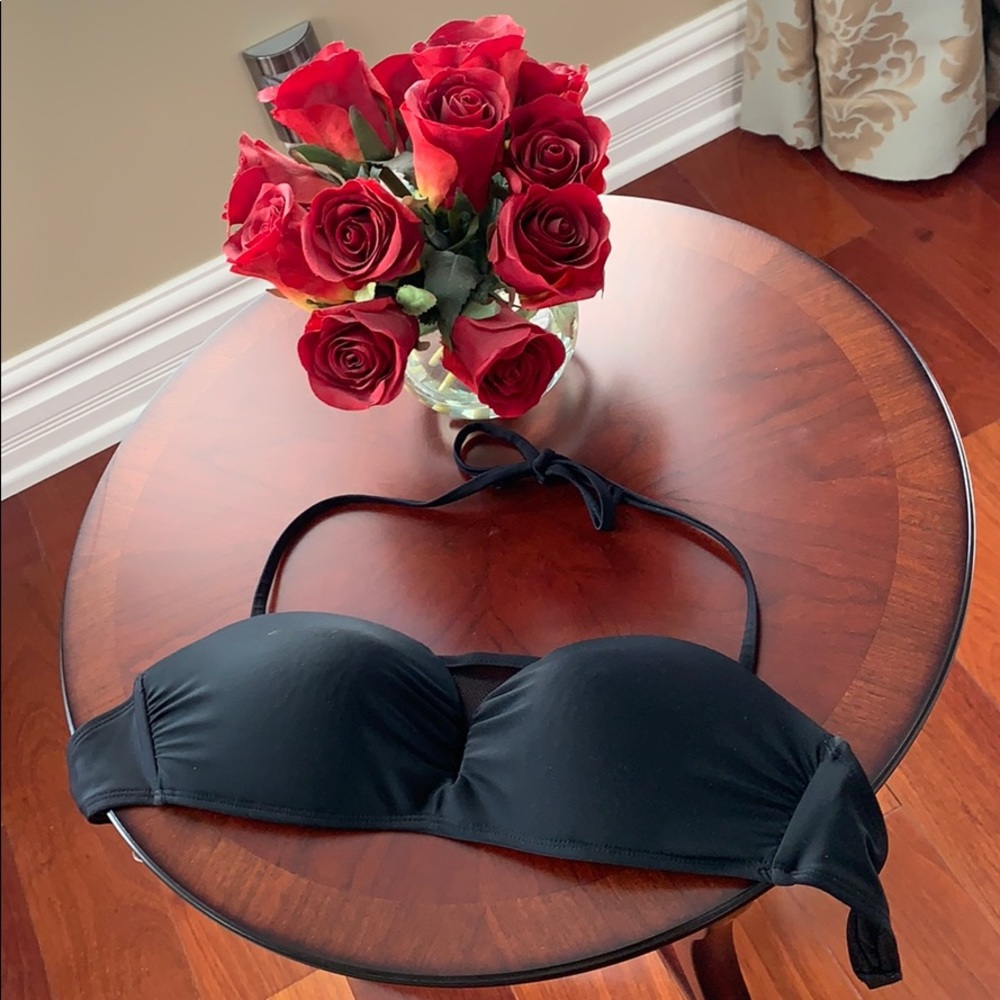 Black strapless bikini top